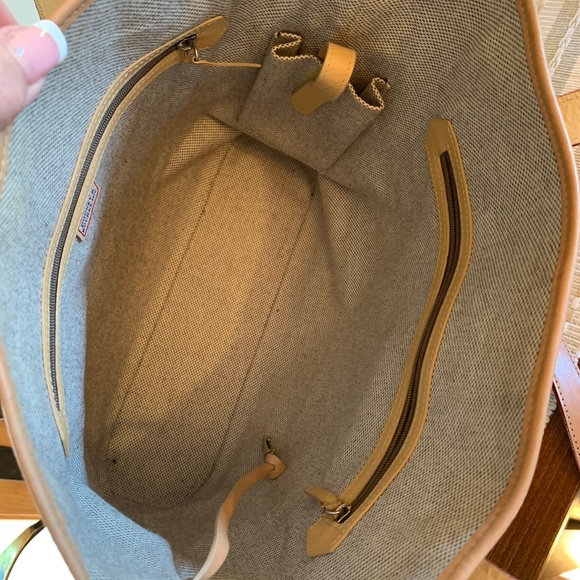 ☀️GUC Dooney & Bourke Signature top handle shoulder bag w/leather trim - Picture 6 of 14